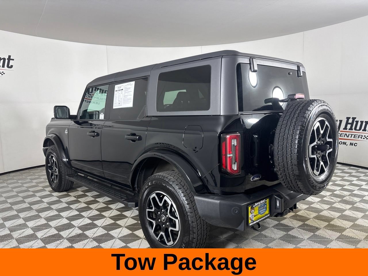 Used 2024 Ford Bronco Outer Banks AWD/4WD image 7