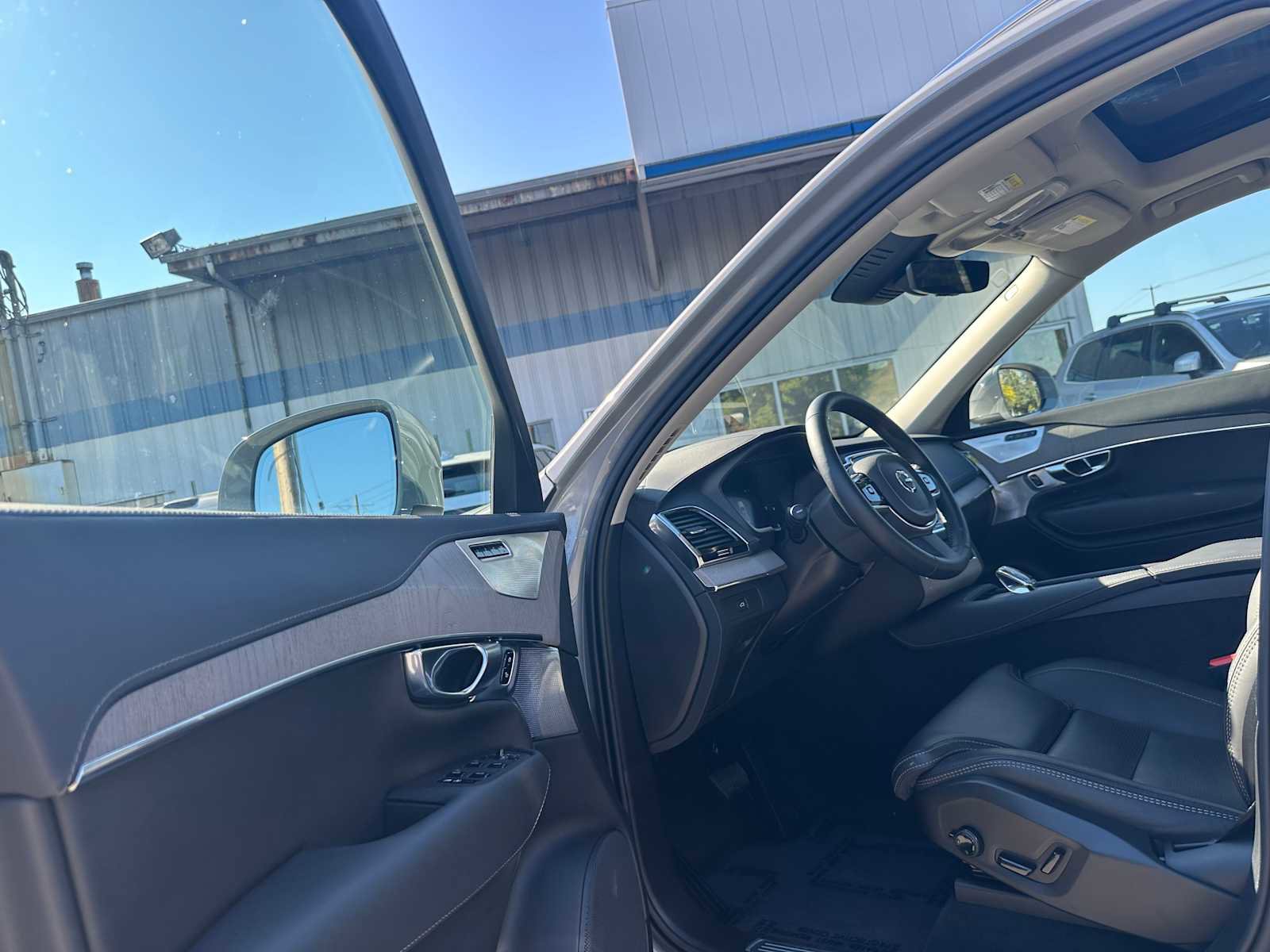 Certified 2025 Volvo XC90 B6 Ultra w/ Protection Package Premier image 21