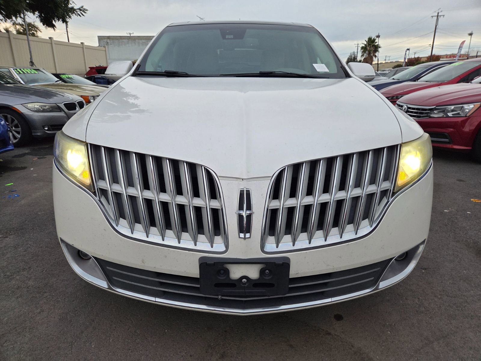 Used 2012 Lincoln MKT AWD image 6