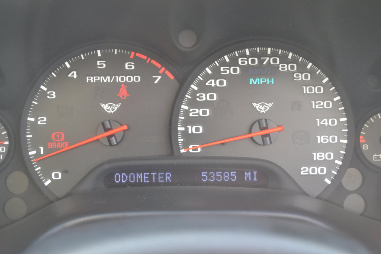 Used 2000 Chevrolet Corvette Convertible w/ Memory Pkg image 18