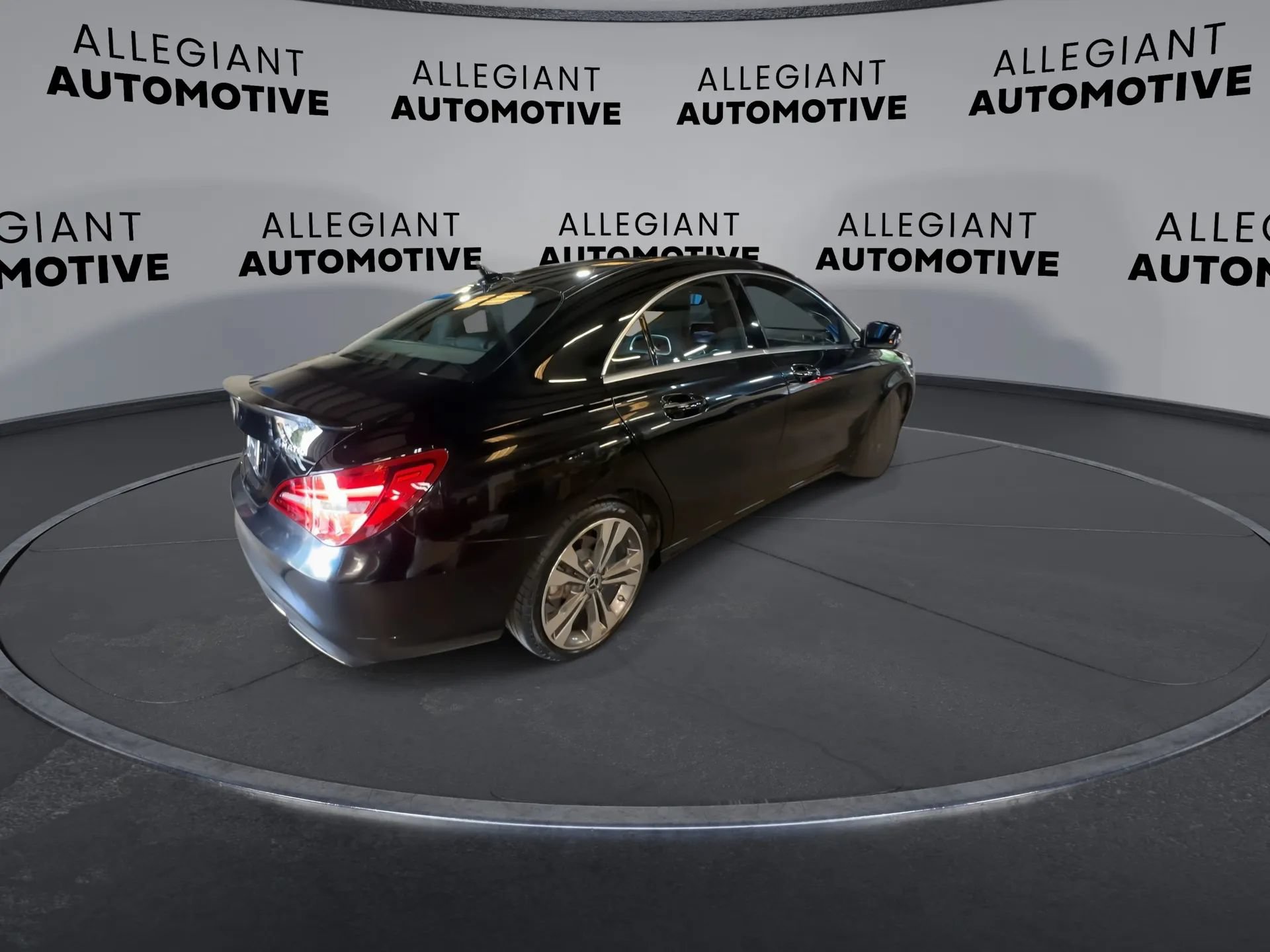 Used 2019 Mercedes-Benz CLA 250 4MATIC image 9