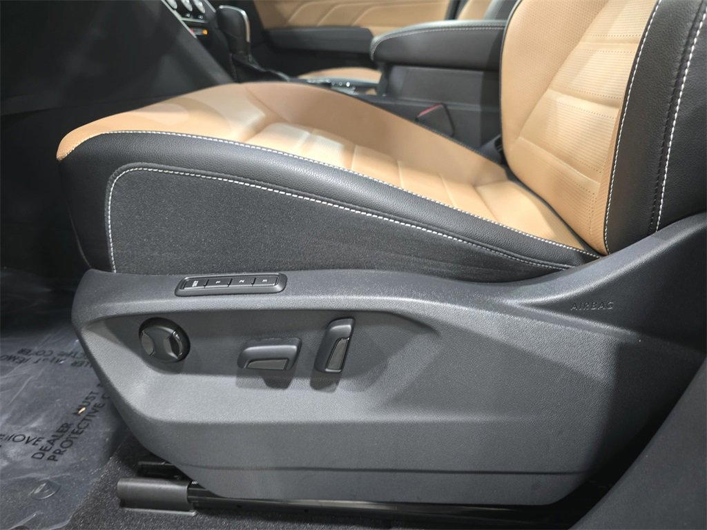 Used 2023 Volkswagen Atlas Cross Sport SEL Premium R-Line image 27