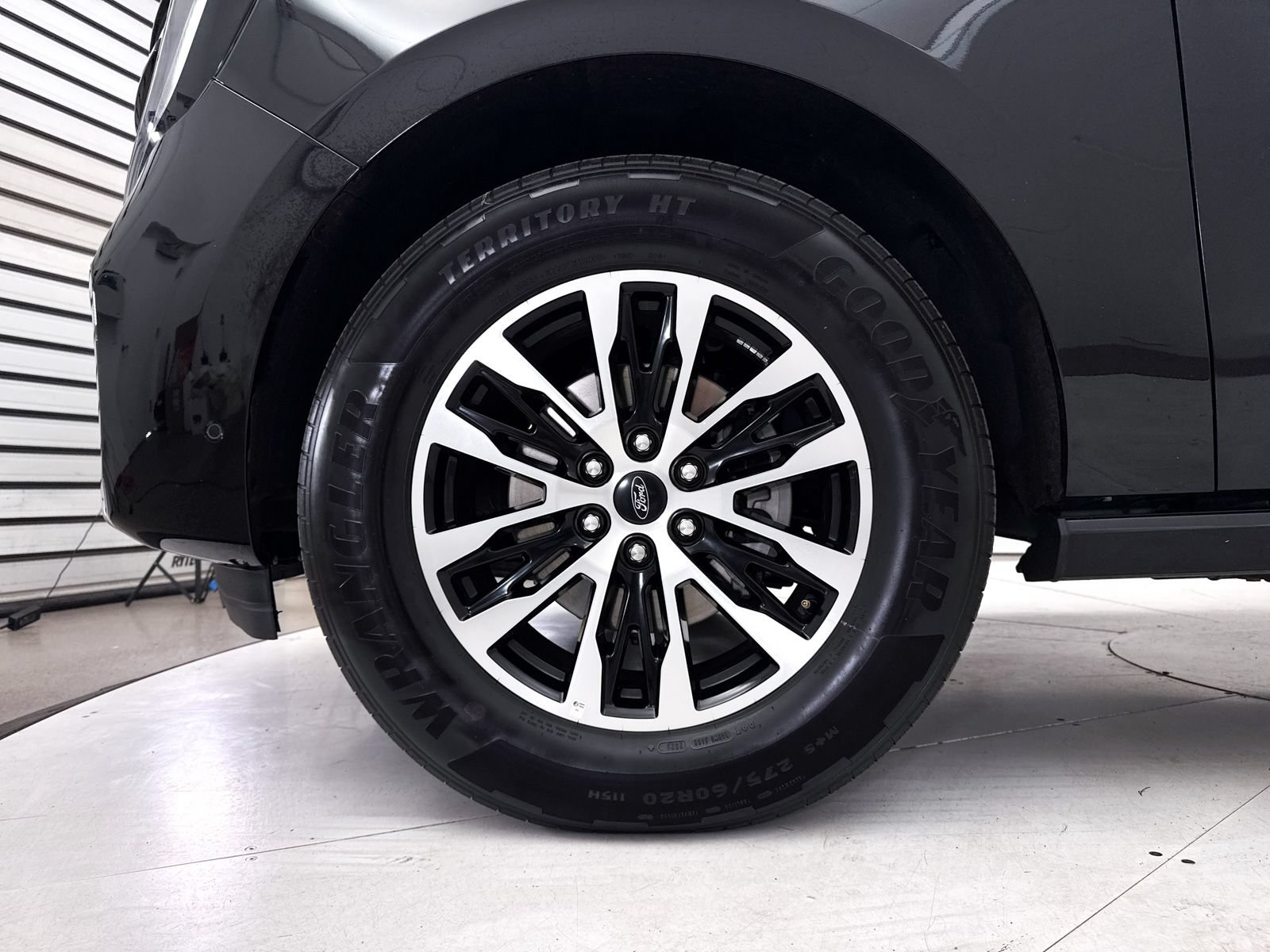 Used 2025 Ford Expedition Platinum AWD/4WD image 18