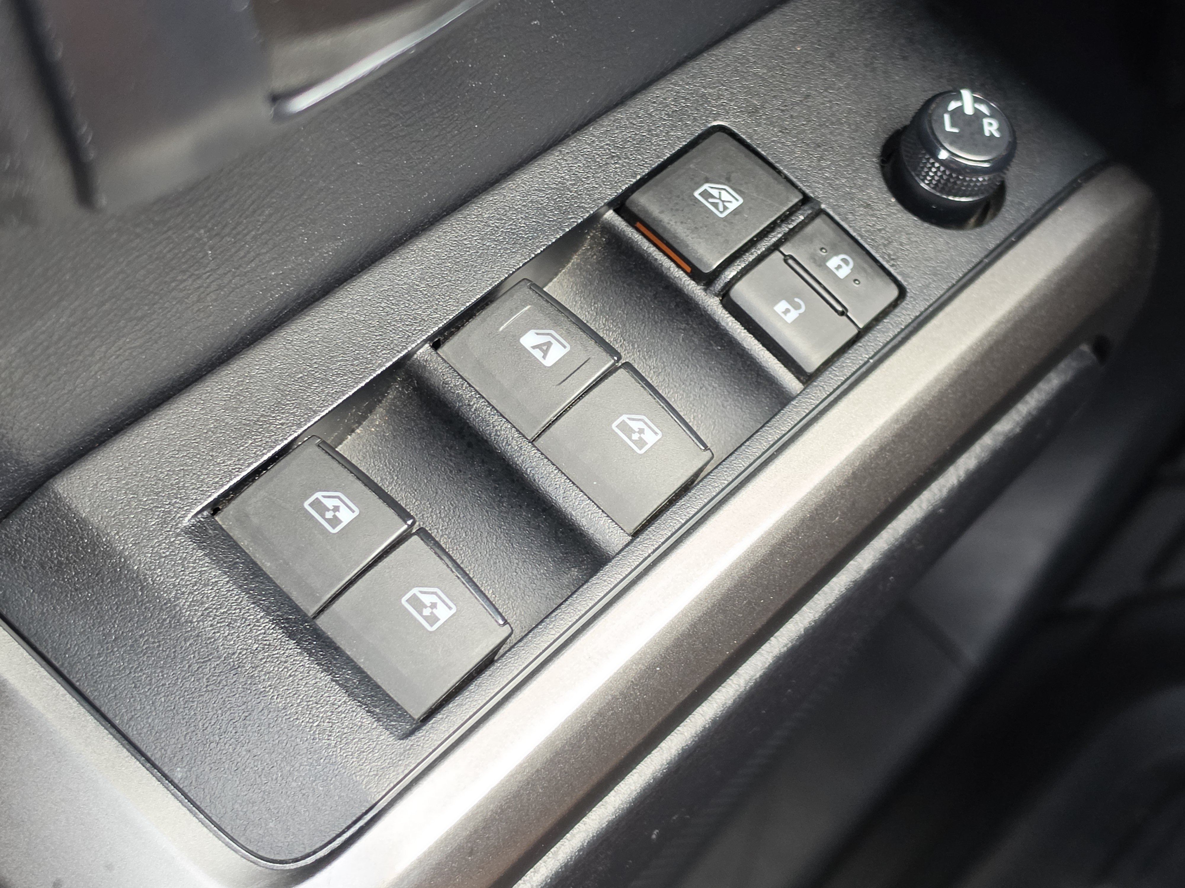 Certified 2020 Toyota Tacoma SR5 AWD/4WD image 13