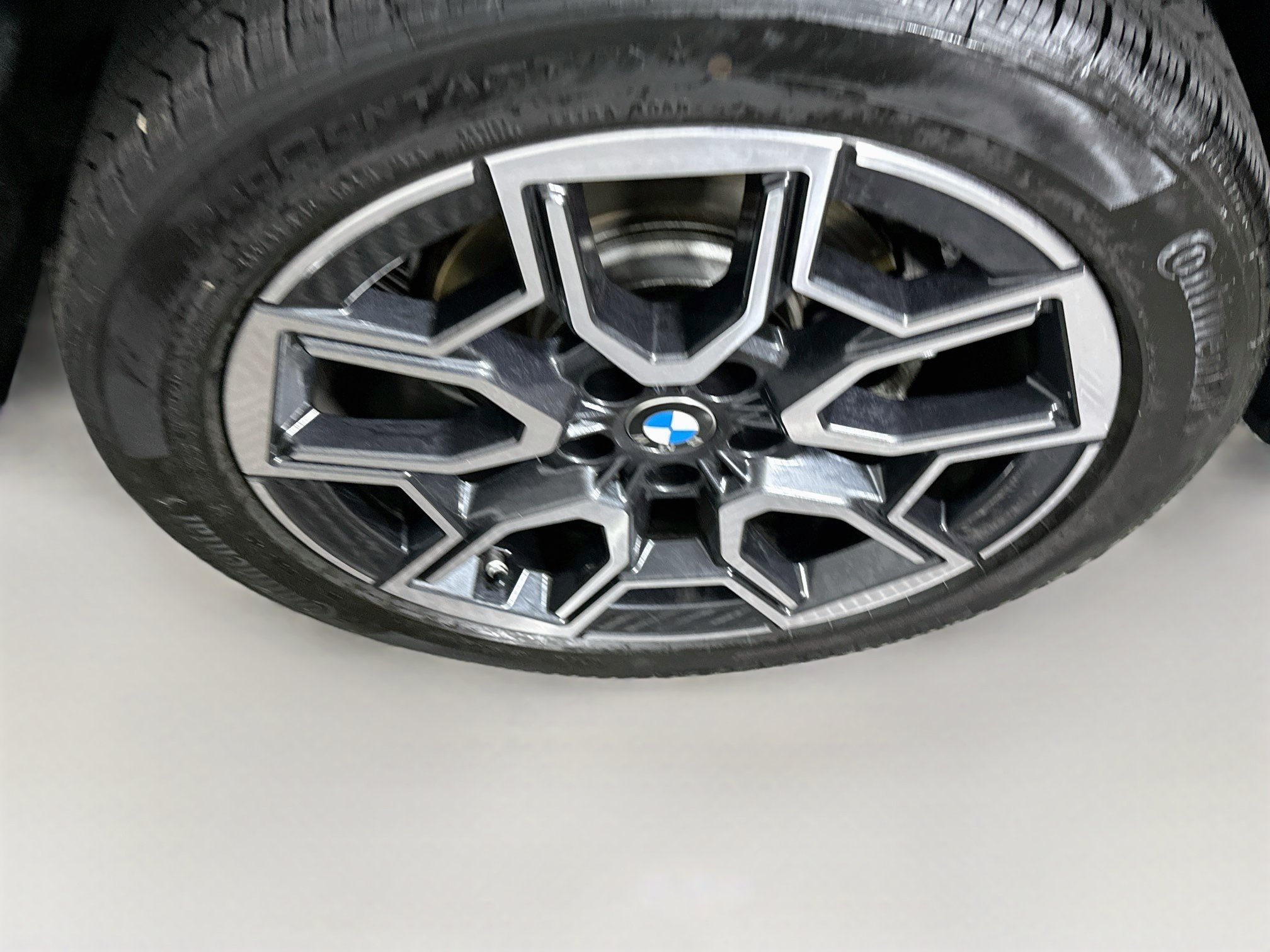 Used 2026 BMW X2 xDrive28i AWD/4WD image 11