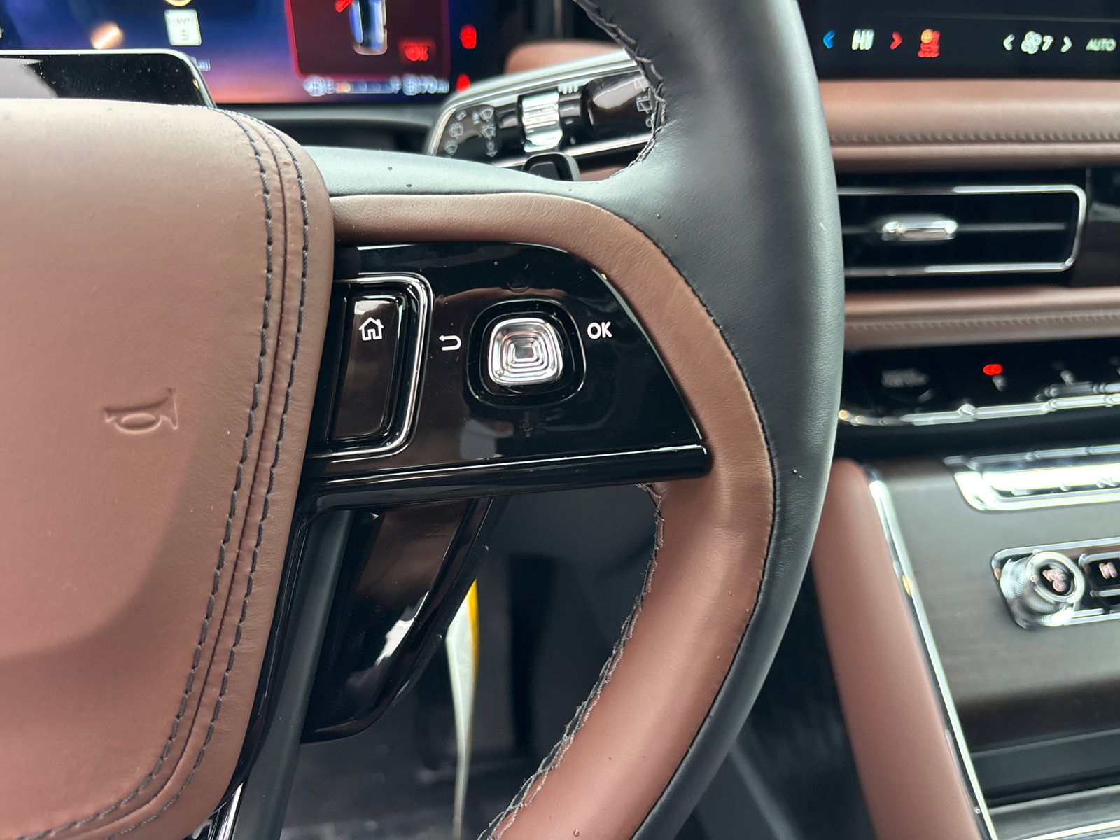 New 2026 Lincoln Aviator Reserve AWD/4WD image 18