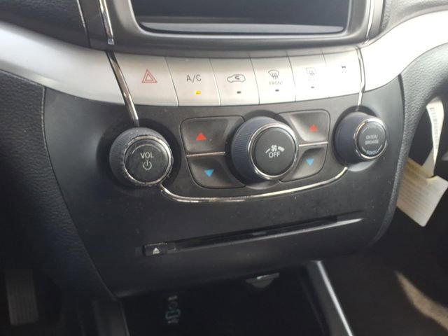 Used 2019 Dodge Journey SE w/ Blacktop Package FWD image 18