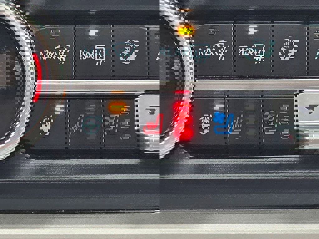 Used 2023 Ford Expedition Limited image 16