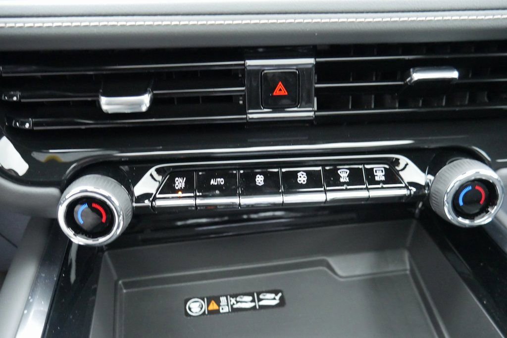 New 2026 Chevrolet Suburban Premier image 18