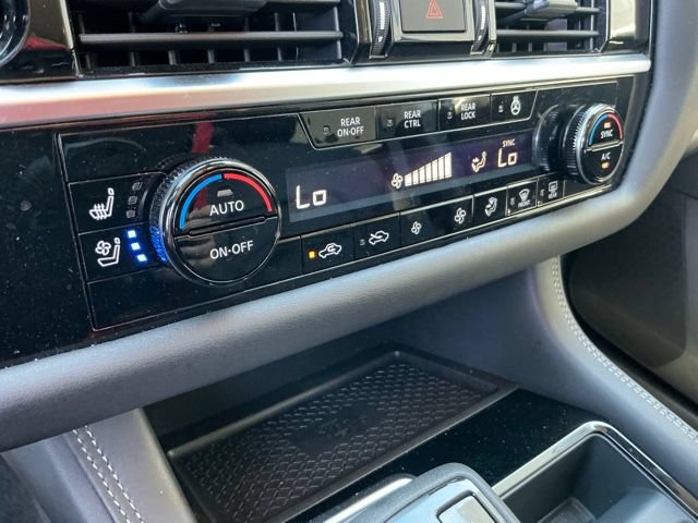 Used 2025 Nissan Pathfinder Platinum FWD image 25