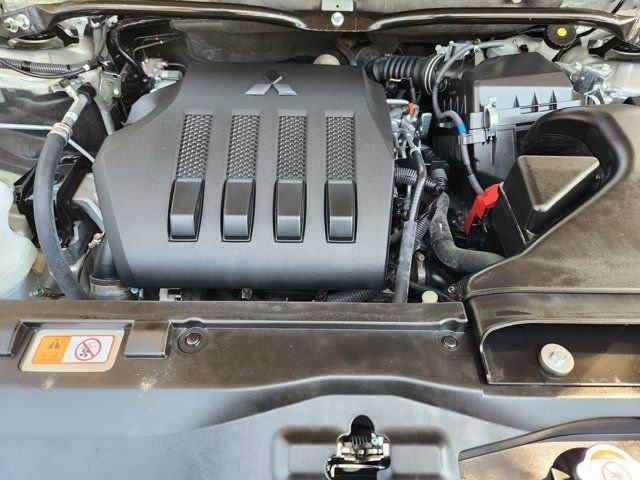 Used 2025 Mitsubishi Eclipse Cross SE image 31