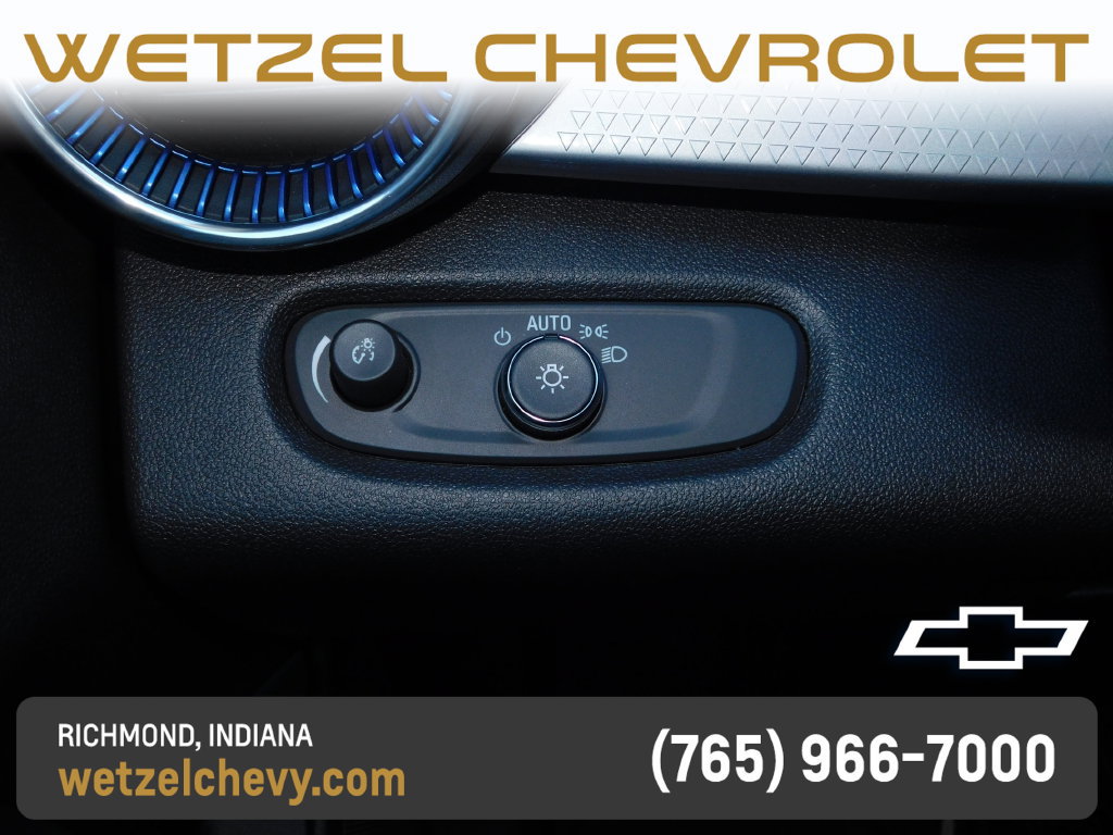 Used 2025 Chevrolet Trax LT w/ Driver Confidence Package FWD image 26