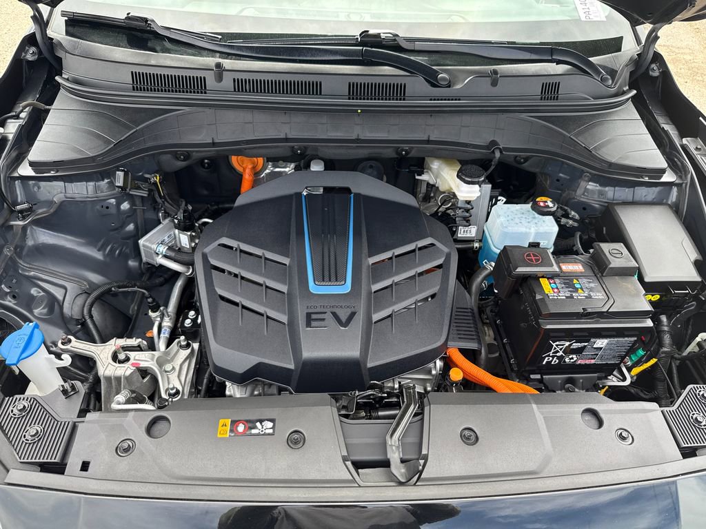 Used 2023 Hyundai Kona SE w/ Cargo Package FWD image 8