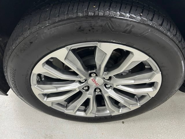 Used 2024 GMC Yukon XL Denali w/ Denali Reserve Package AWD/4WD image 9