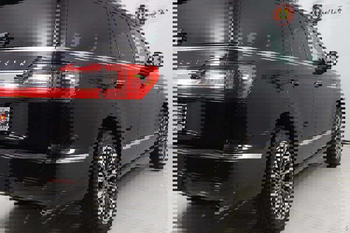 Used 2021 Lincoln Navigator Reserve w/ Luxury Package image 51