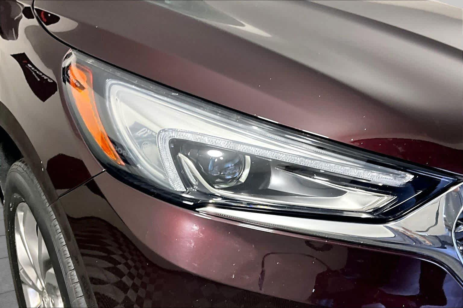 Used 2020 Buick Enclave Avenir w/ Avenir Technology Package AWD/4WD image 27