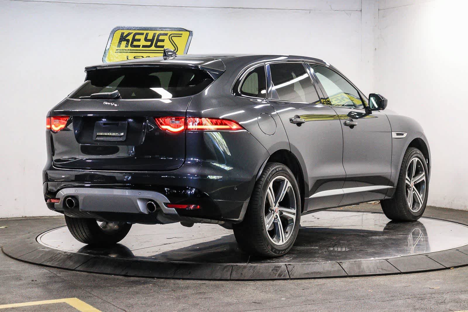 Used 2017 Jaguar F-PACE S AWD/4WD image 4