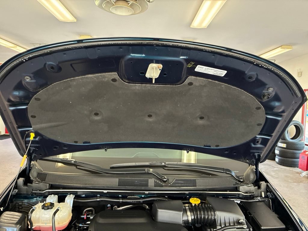 Certified 2025 Chrysler Pacifica Limited FWD image 54