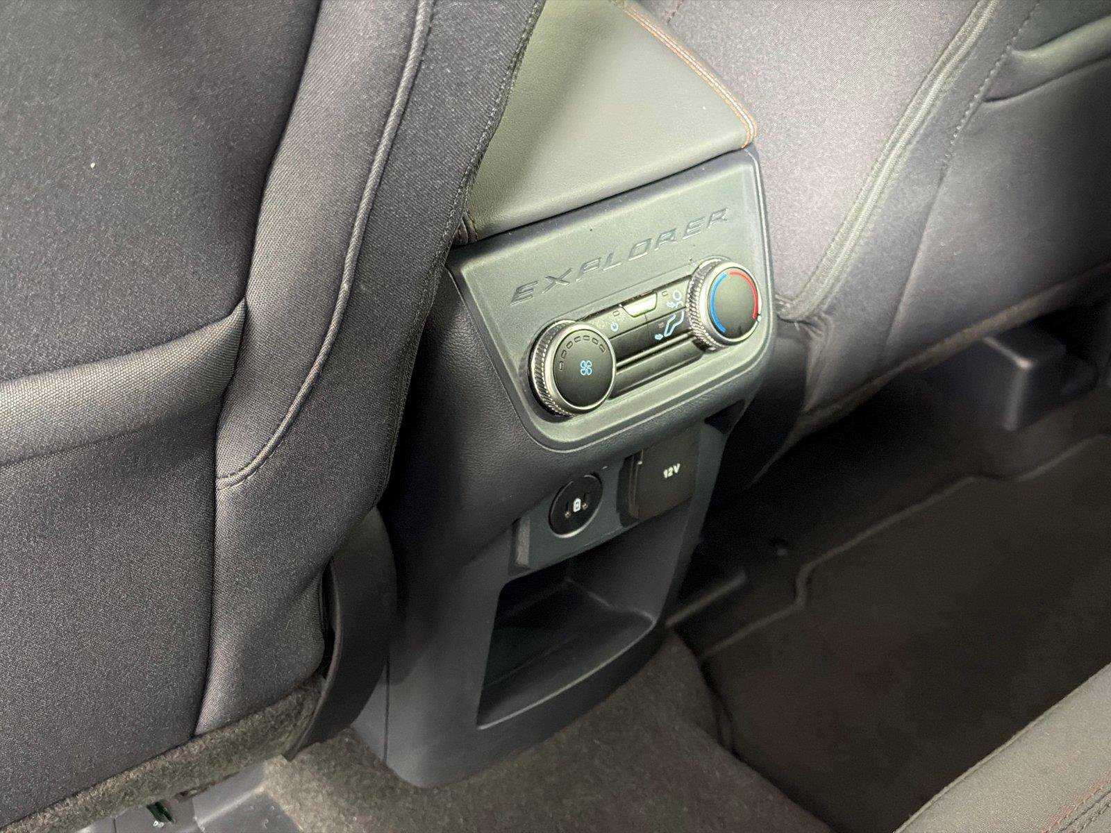 Used 2025 Ford Explorer Active RWD image 22