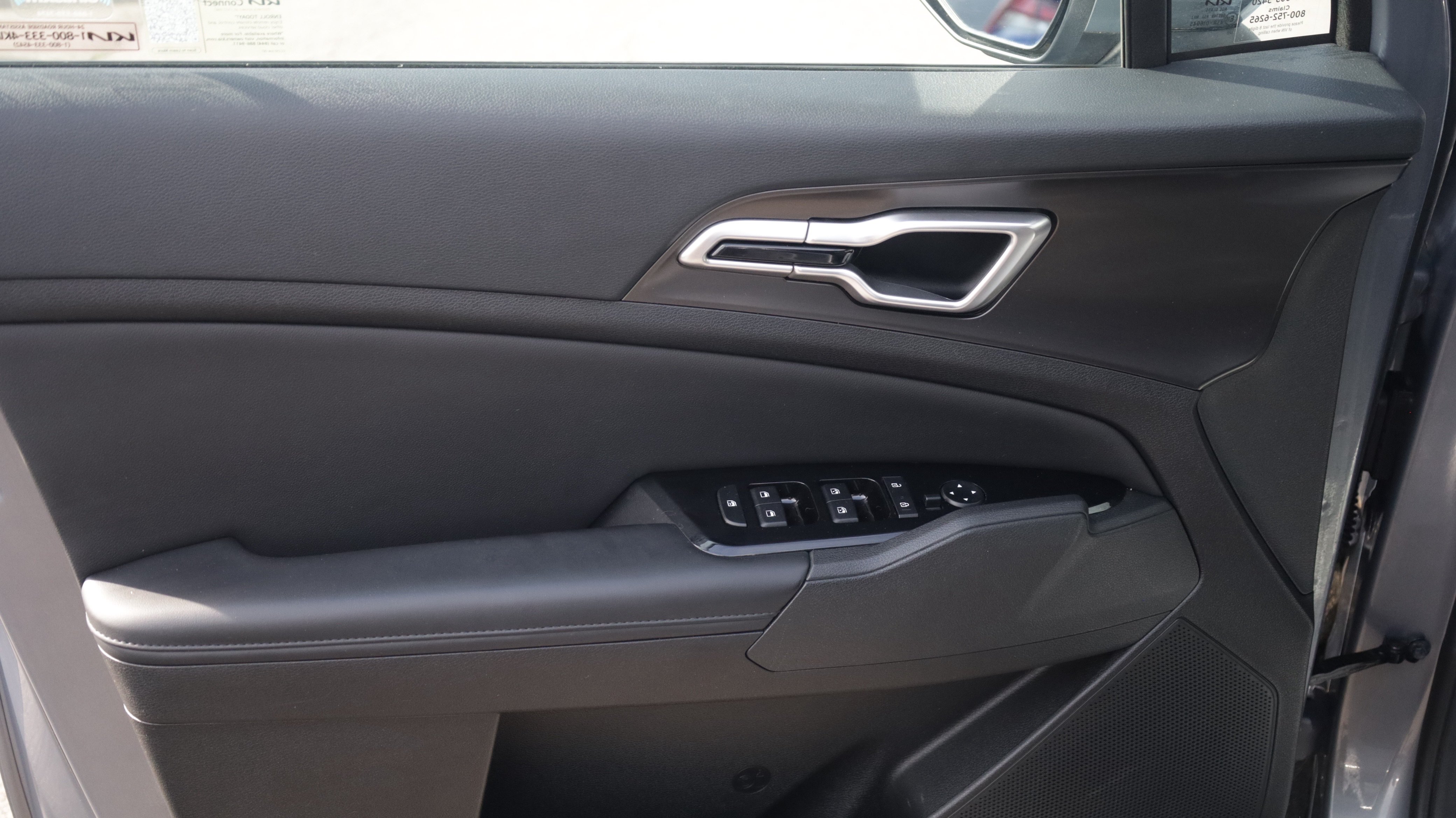 Used 2023 Kia Sportage EX FWD image 16