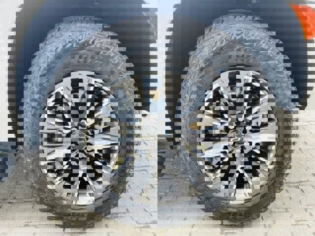 Used 2024 Chevrolet Tahoe Z71 w/ Luxury Package image 44