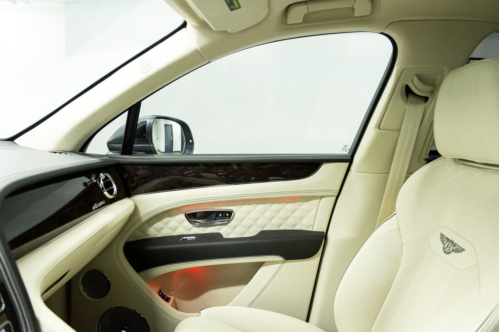 Certified 2023 Bentley Bentayga AWD/4WD image 37