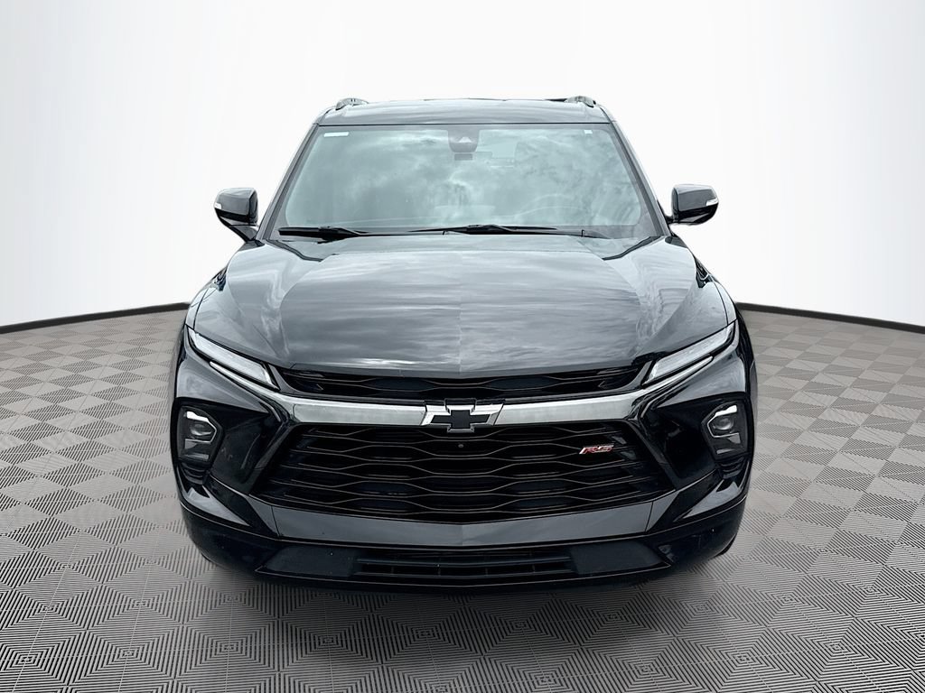 Used 2025 Chevrolet Blazer RS w/ Driver Confidence II Package FWD image 2
