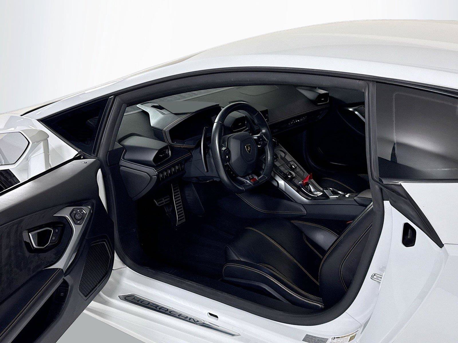 Used 2018 Lamborghini Huracan LP 580-2 RWD image 12