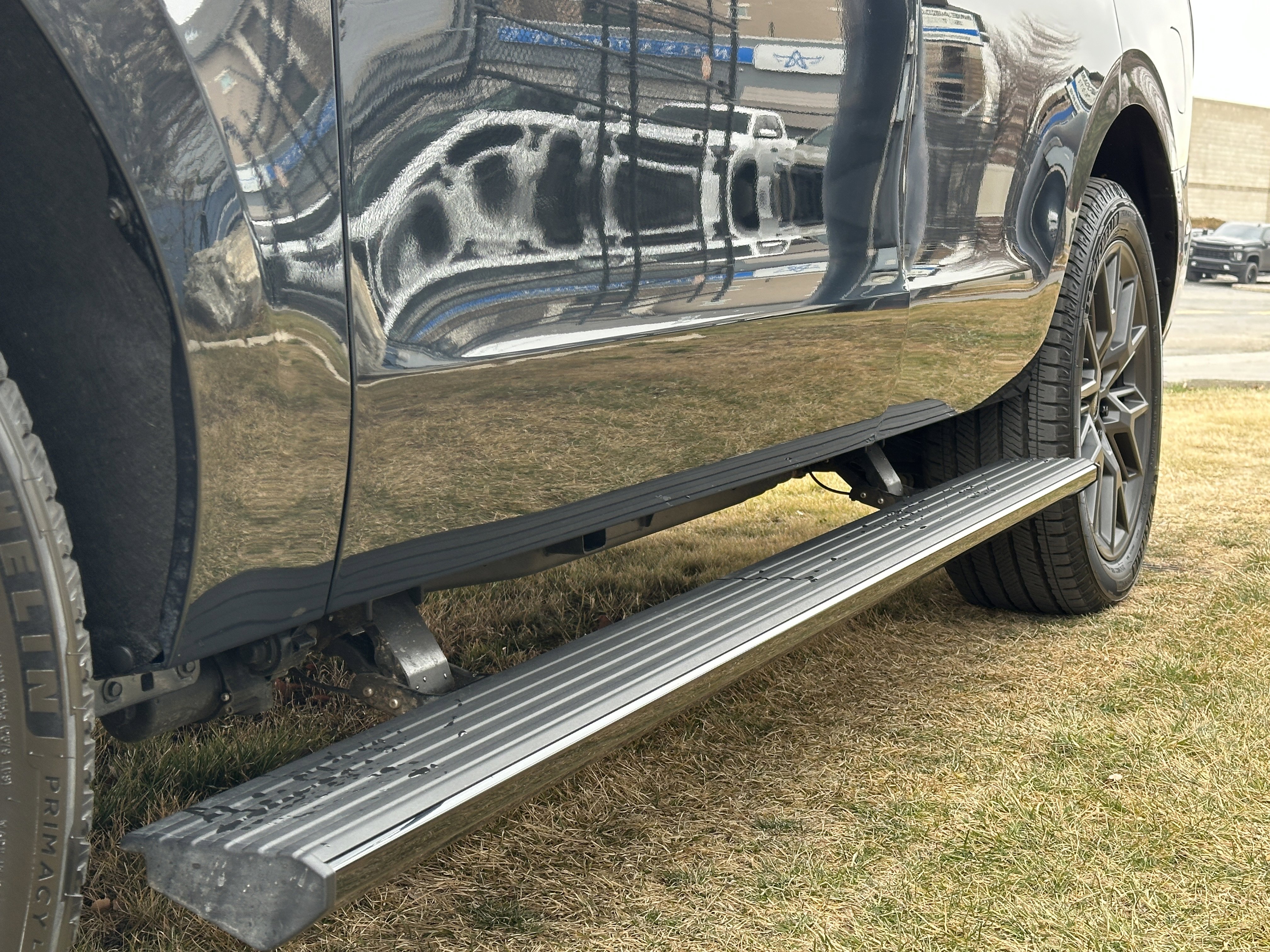 Used 2025 Ford Expedition Platinum w/ Stealth Appearance Package AWD/4WD image 12