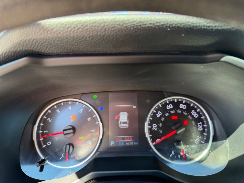 Used 2021 Toyota RAV4 XLE image 16