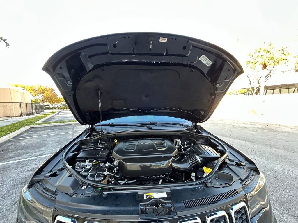 Used 2017 Jeep Grand Cherokee Limited w/ Luxury Group II image 26