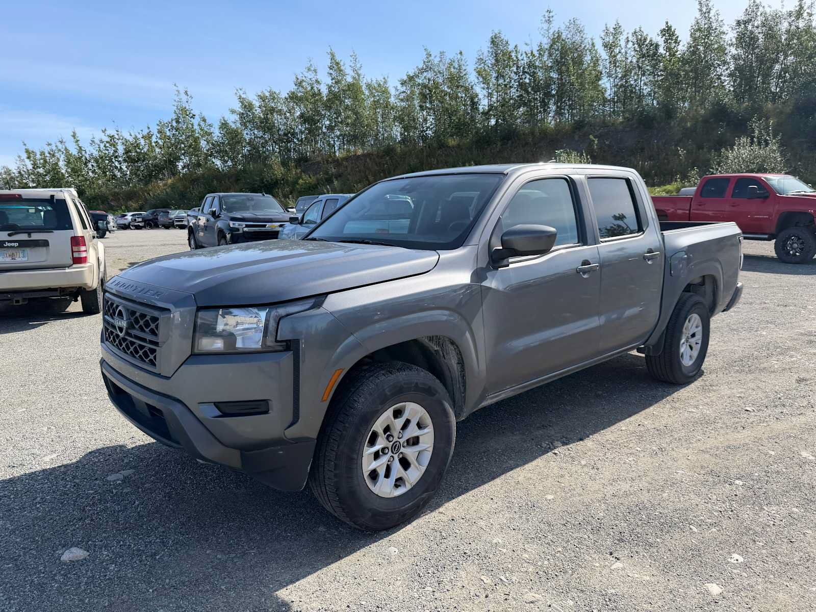 Used 2024 Nissan Frontier SV AWD/4WD image 3