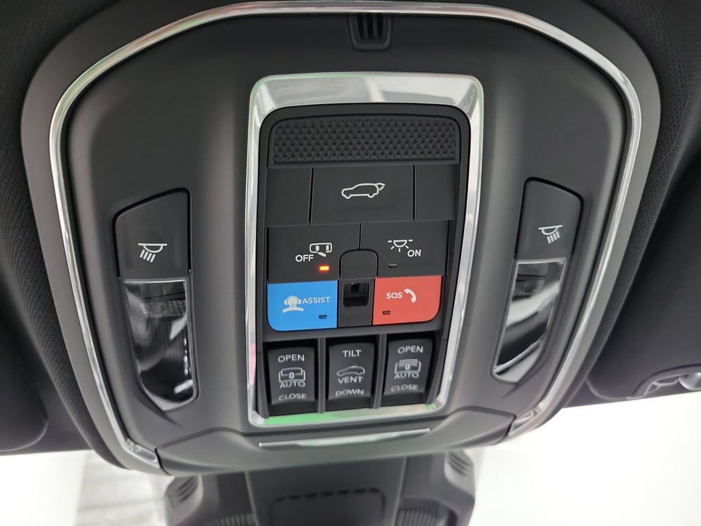 New 2026 Jeep Cherokee Overland w/ Trailer Tow Group AWD/4WD image 24