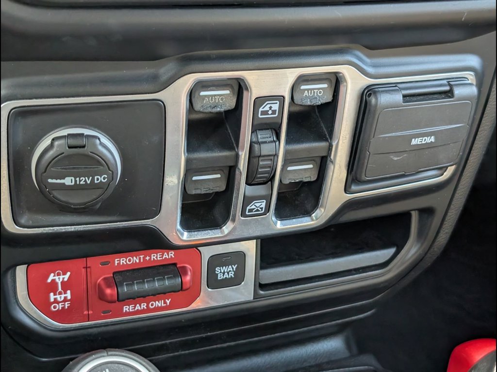 Used 2019 Jeep Wrangler Unlimited Rubicon AWD/4WD image 17