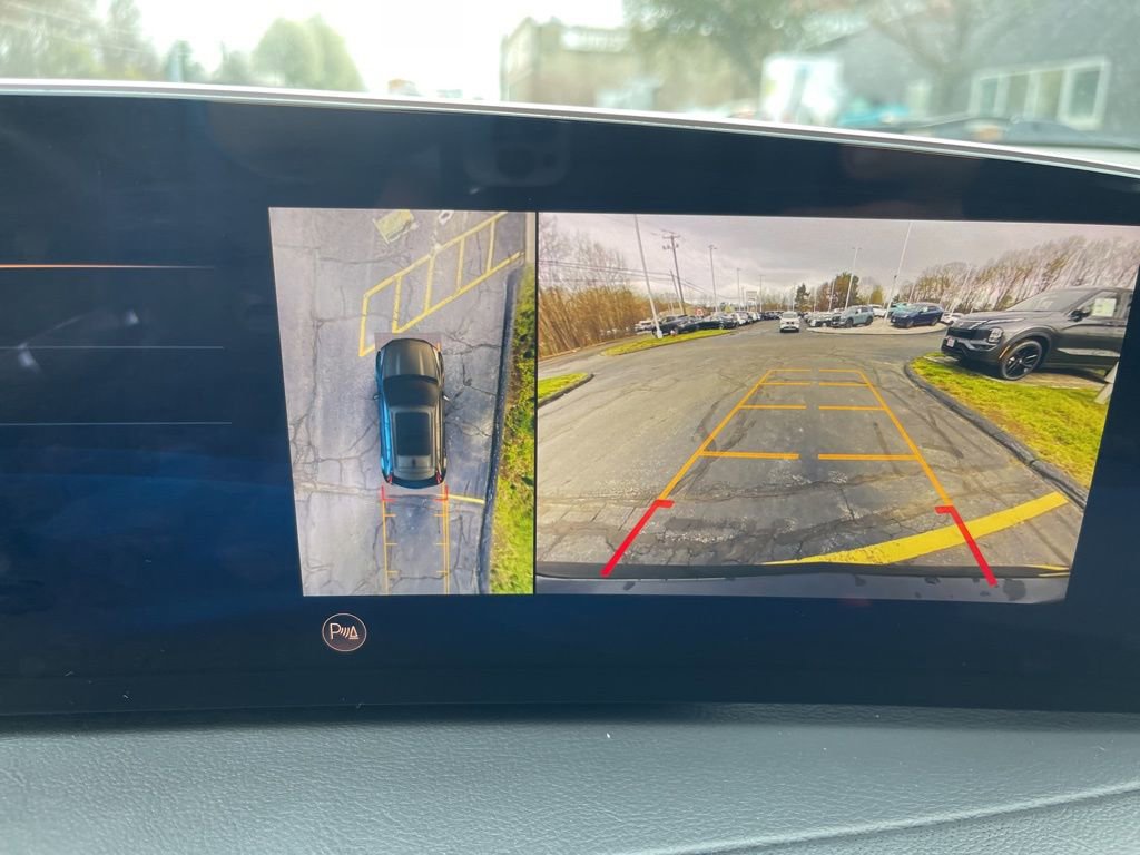 Used 2025 Cadillac XT4 Premium Luxury image 14