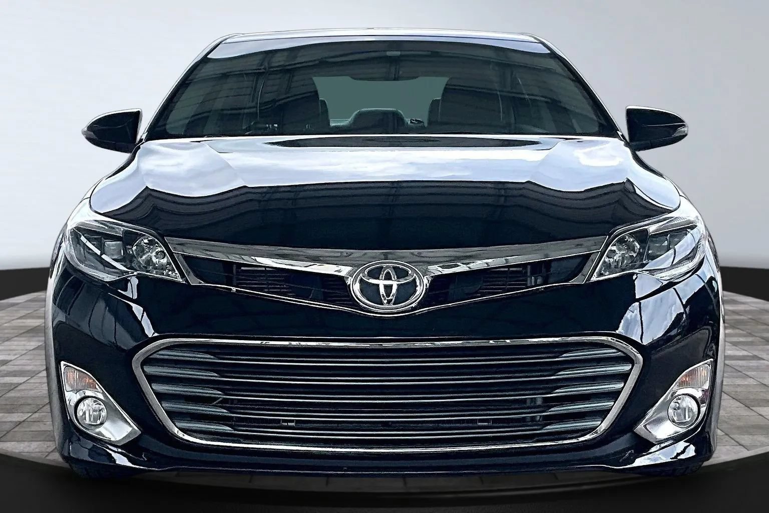 Used 2015 Toyota Avalon XLE Touring Sport Edition FWD image 2