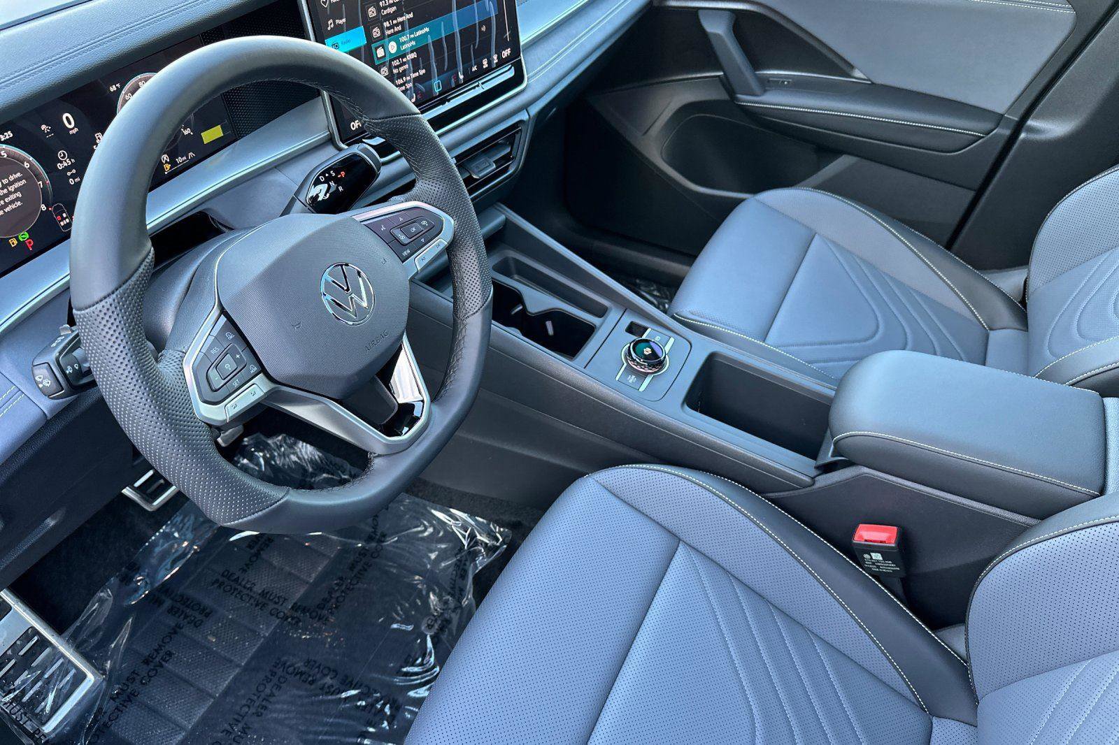 New 2026 Volkswagen Tiguan SE R-Line image 9