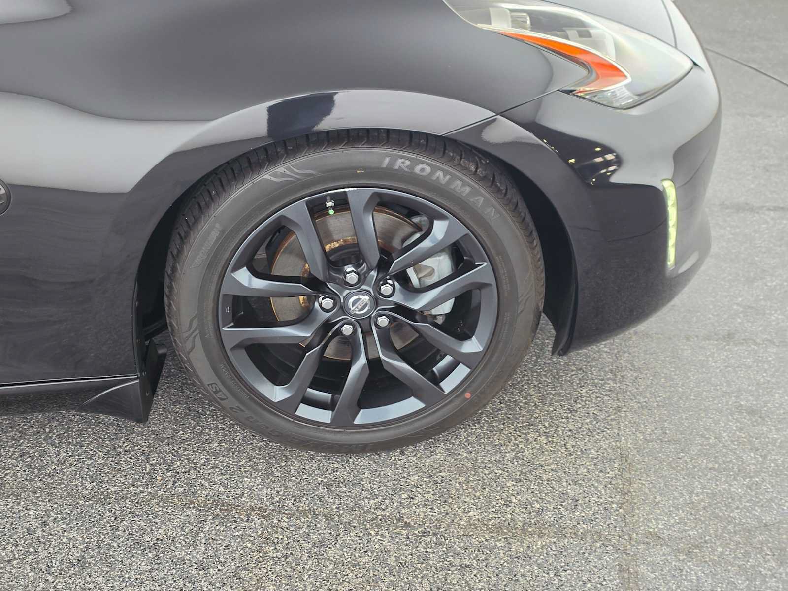 Used 2018 Nissan 370Z Touring RWD image 9