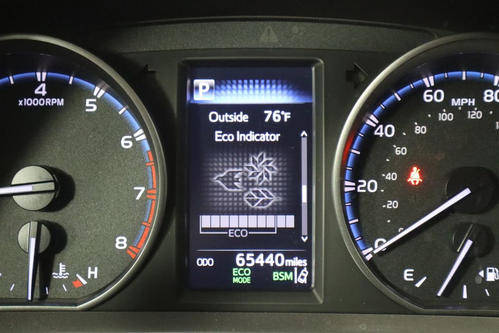 Used 2018 Toyota RAV4 XLE FWD image 37