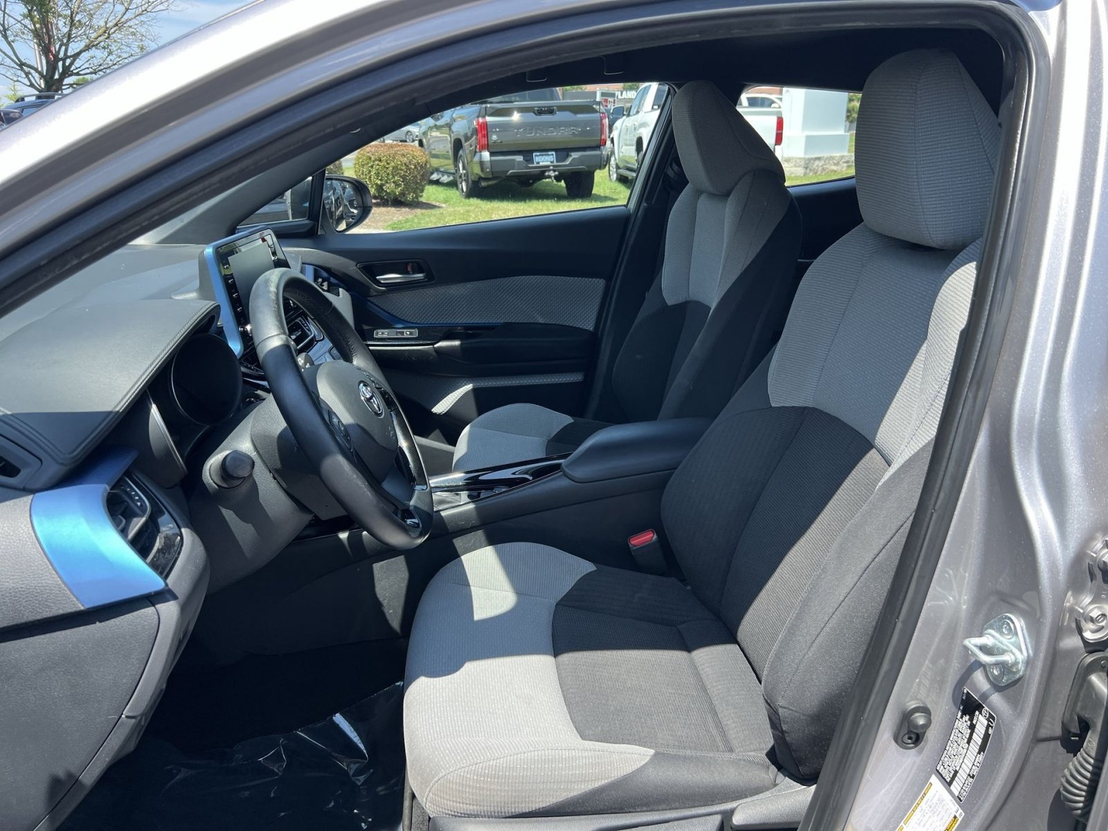 Used 2019 Toyota C-HR XLE FWD image 13