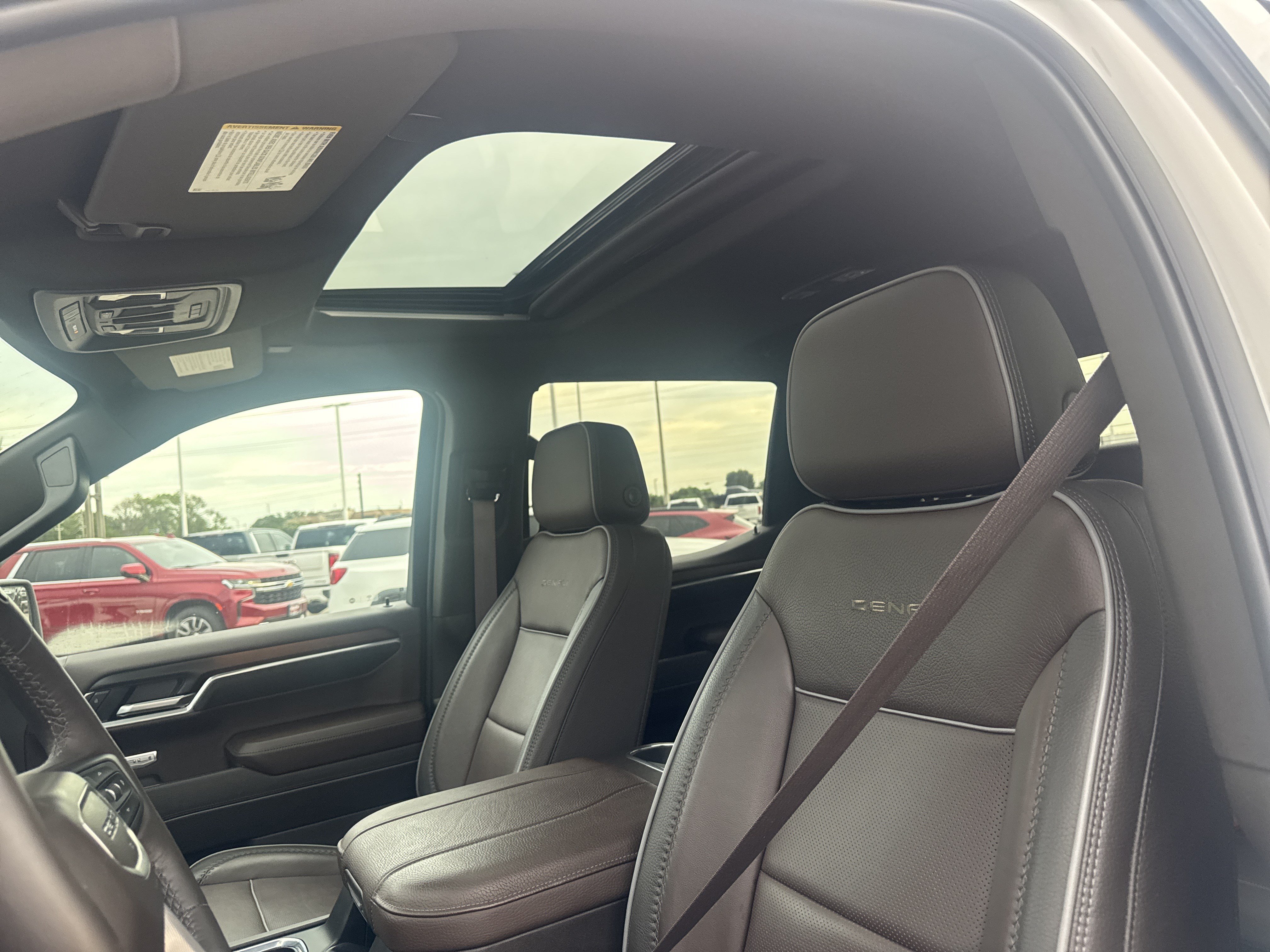Used 2025 GMC Sierra 1500 Denali AWD/4WD image 8