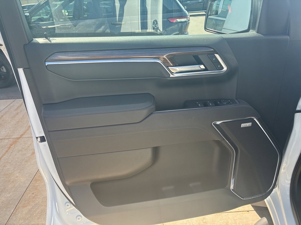 Used 2025 Chevrolet Silverado 1500 LT Trail Boss w/ Dark Appearance Package image 18