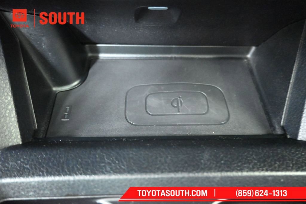 Used 2016 Toyota Tacoma TRD Off-Road AWD/4WD image 19