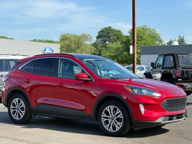 Used 2022 Ford Escape SEL w/ Technology Package AWD/4WD image 32