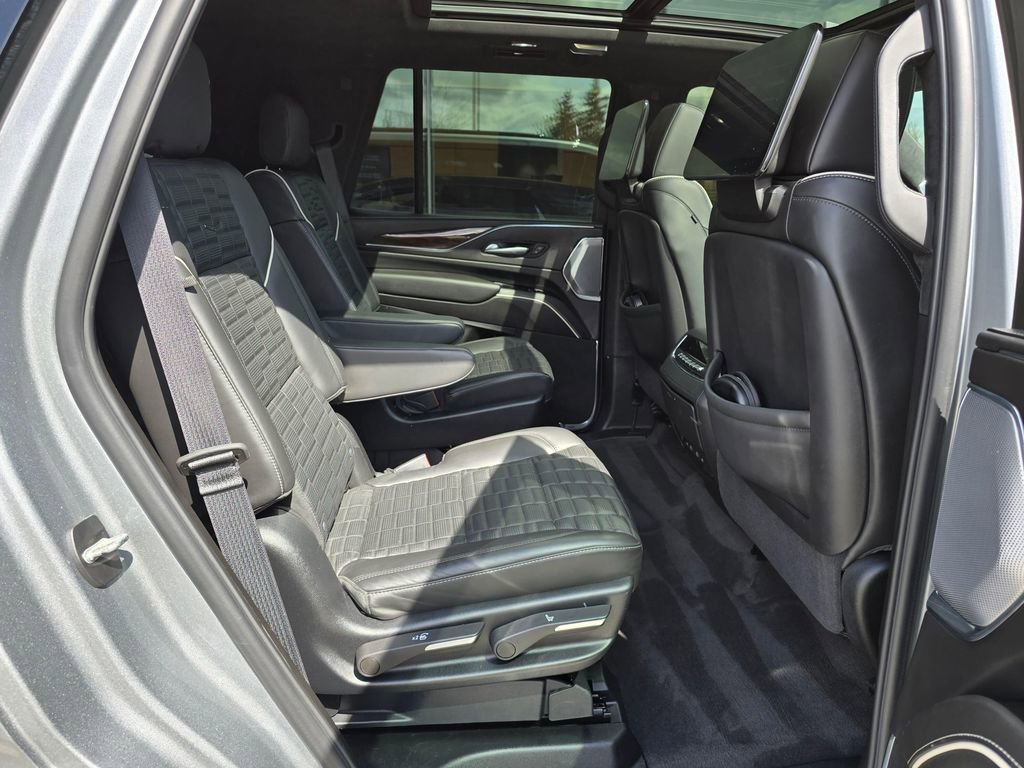 Certified 2023 Cadillac Escalade Sport Platinum w/ Heavy-Duty Trailer Package image 12