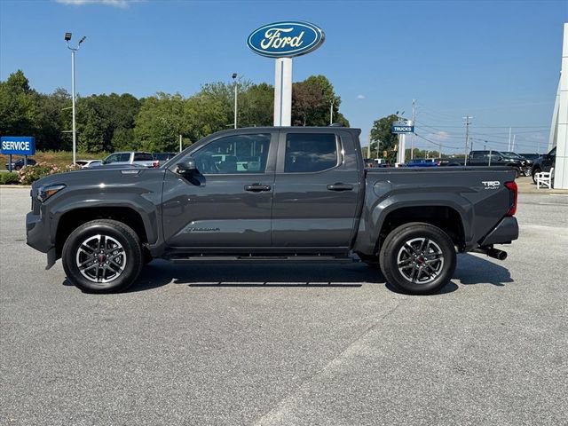 Used 2025 Toyota Tacoma TRD Sport AWD/4WD image 7