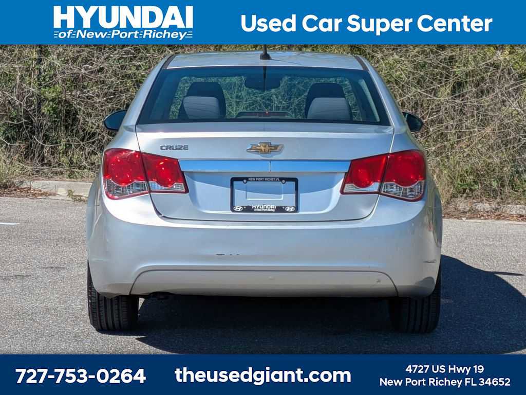 Used 2014 Chevrolet Cruze LS image 4