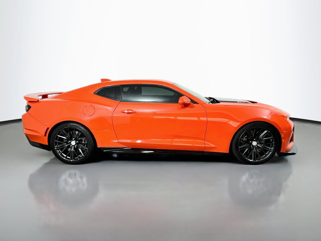 Used 2019 Chevrolet Camaro ZL1 RWD image 6