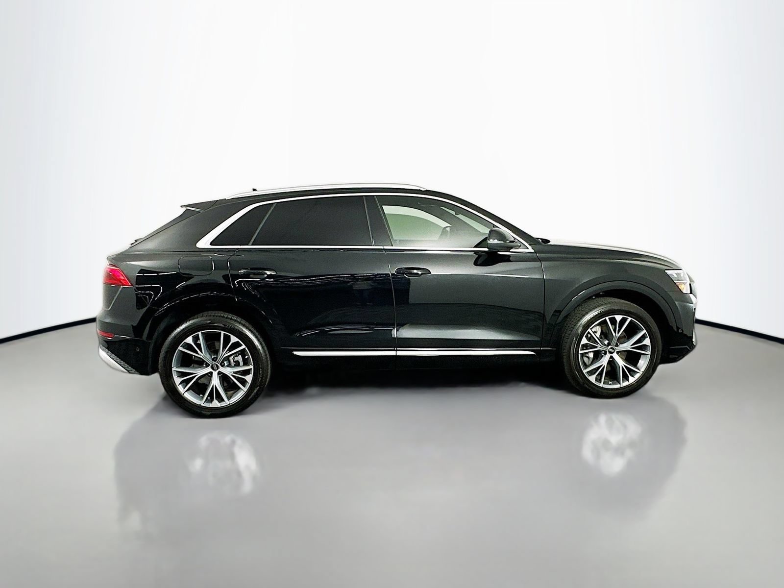 Used 2025 Audi Q8 Premium Plus w/ Premium Plus Package AWD/4WD image 8