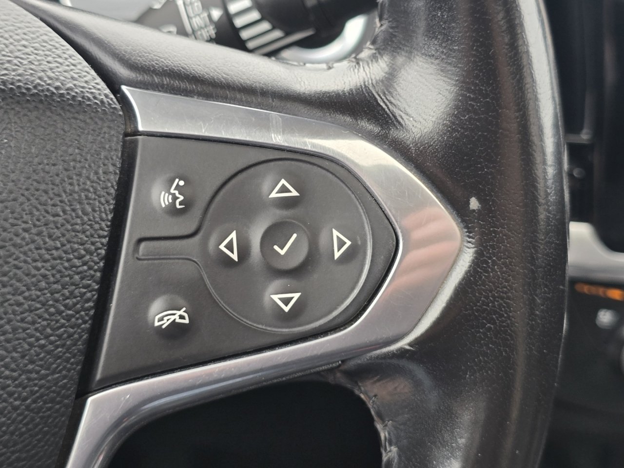 Used 2021 Chevrolet Traverse Premier w/ Redline Edition AWD/4WD image 32